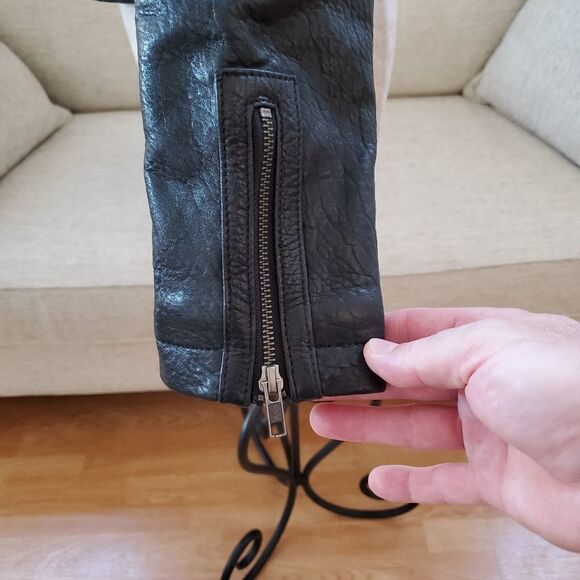 Cupcakes & Cashmere 100% Leather Shirley Moto Jacket size Small in Black - Picture 8 of 15